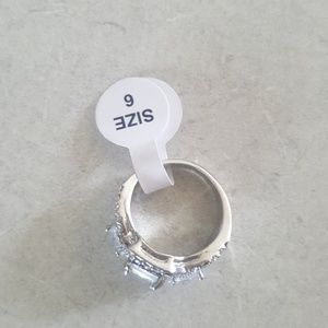 Silver gem ring size 6